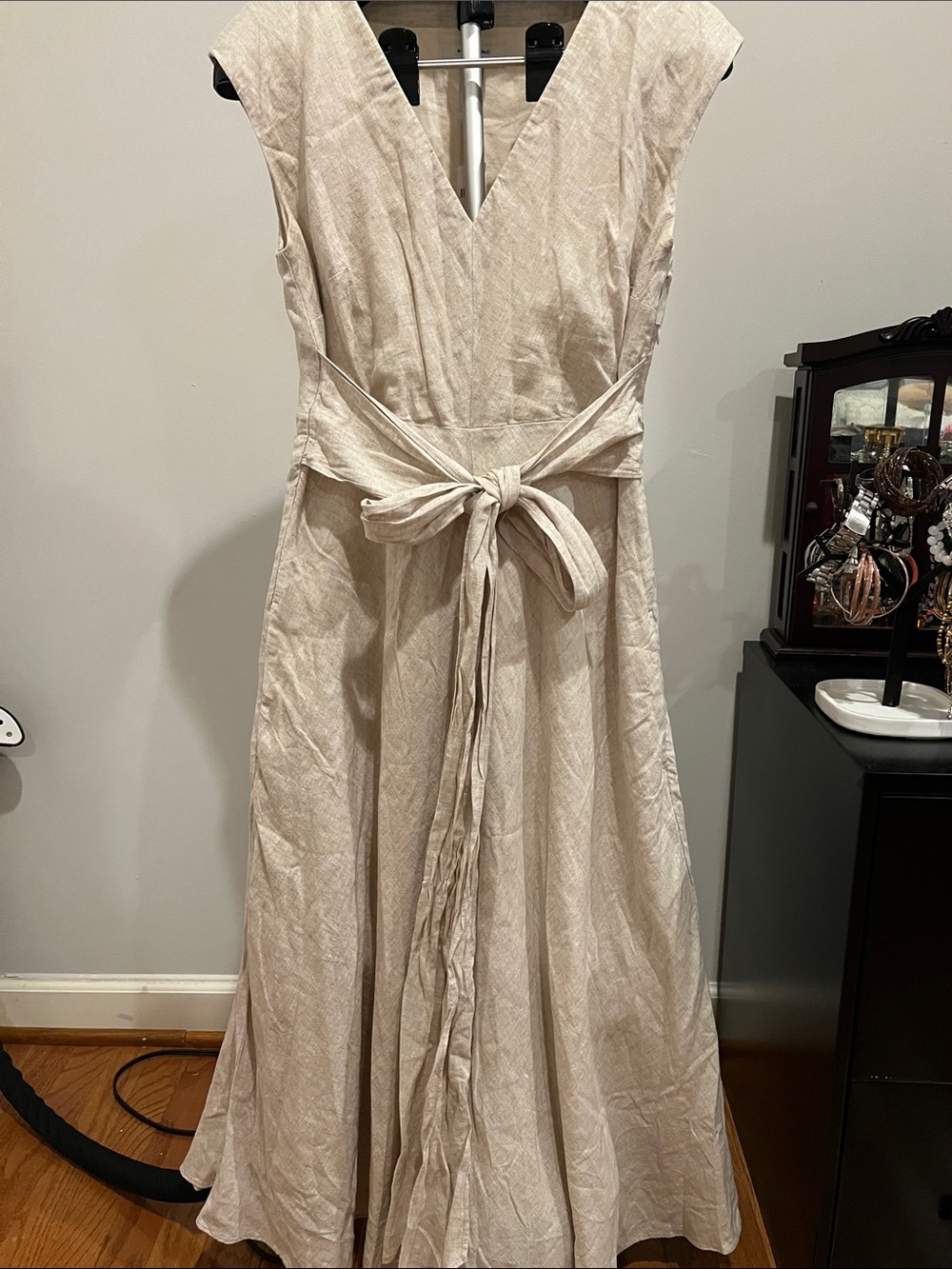 Banana Republic Ivory V-Neck Midi Dress with Tie Waist